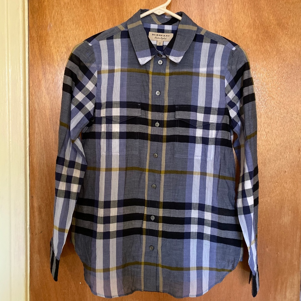 Burberry NWOT Long Sleeve Button Down Shirt XS